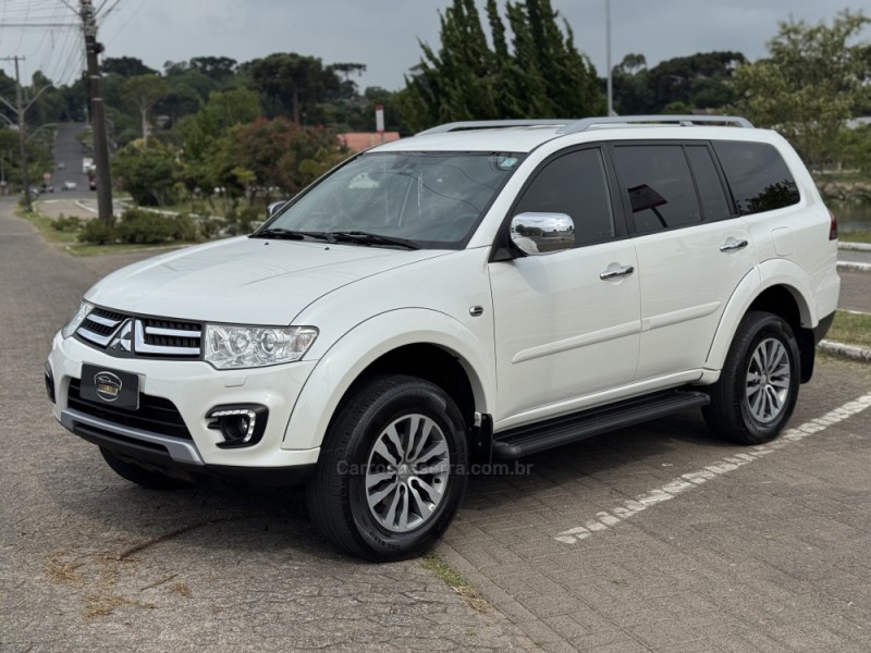 PAJERO 3.2 HPE 4X4 7 LUGARES 16V TURBO INTERCOOLER DIESEL 4P AUTOMÁTICO - 2018 - GRAMADO