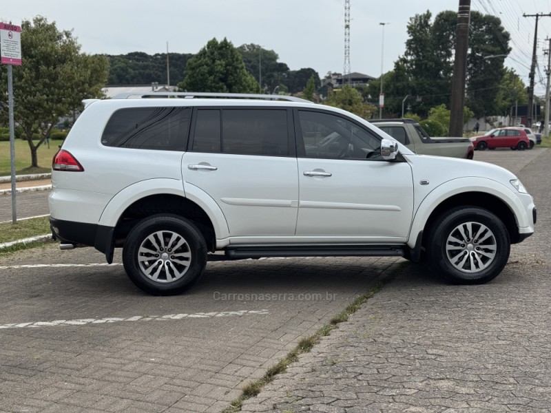 PAJERO 3.2 HPE 4X4 7 LUGARES 16V TURBO INTERCOOLER DIESEL 4P AUTOMÁTICO - 2018 - GRAMADO