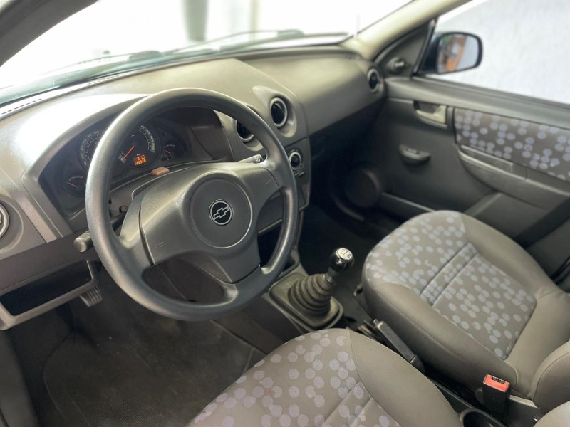 PRISMA 1.0 MPFI JOY 8V FLEX 4P MANUAL - 2010 - BOM PRINCíPIO