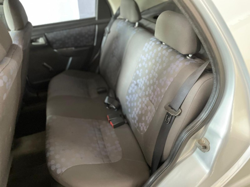 PRISMA 1.0 MPFI JOY 8V FLEX 4P MANUAL - 2010 - BOM PRINCíPIO