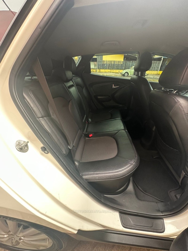 IX35 2.0 MPFI GLS 4X2 16V GASOLINA 4P AUTOMÁTICO - 2015 - PAROBé