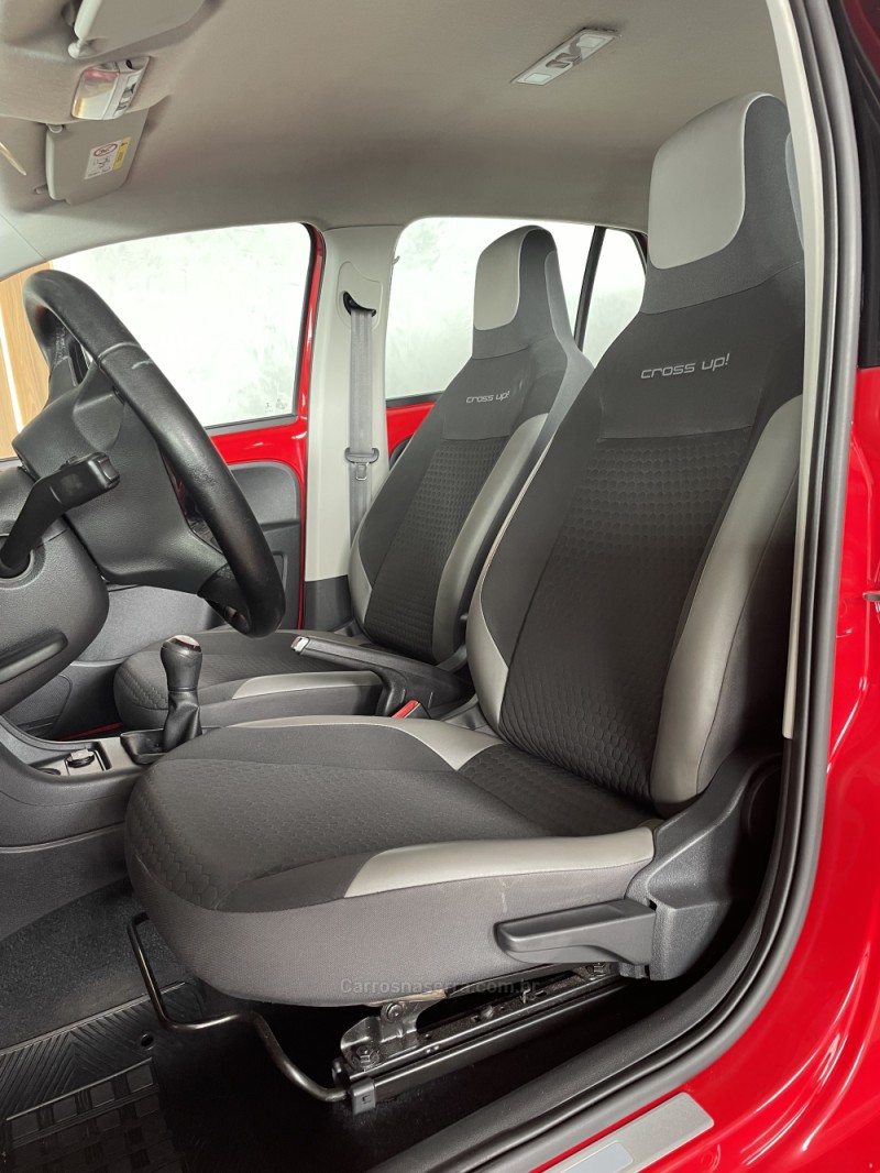 CROSS UP 1.0 TSI 12V FLEX 4P MANUAL - 2019 - PAROBé