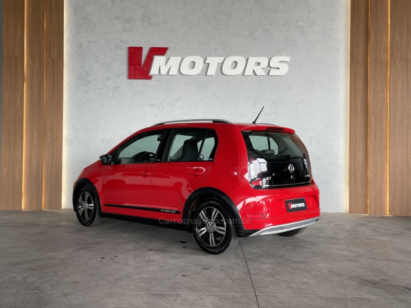 CROSS UP 1.0 TSI 12V FLEX 4P MANUAL - 2019 - PAROBé
