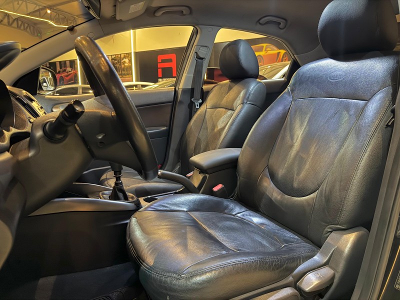 CERATO 1.6 EX3 SEDAN 16V GASOLINA 4P MANUAL - 2011 - NOVO HAMBURGO