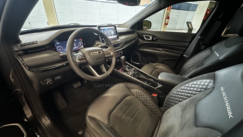 COMPASS 2.0 HURRICANE BLACKHAWK 4X4 TURBO GASOLINA 4P AUTOMÁTICO - 2025 - CAXIAS DO SUL