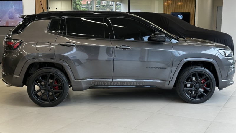 COMPASS 2.0 HURRICANE BLACKHAWK 4X4 TURBO GASOLINA 4P AUTOMÁTICO - 2025 - CAXIAS DO SUL