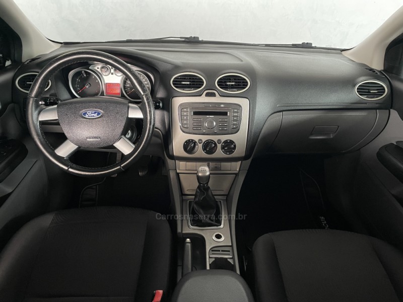 FOCUS 1.6 SE 16V FLEX 4P MANUAL - 2014 - PAROBé