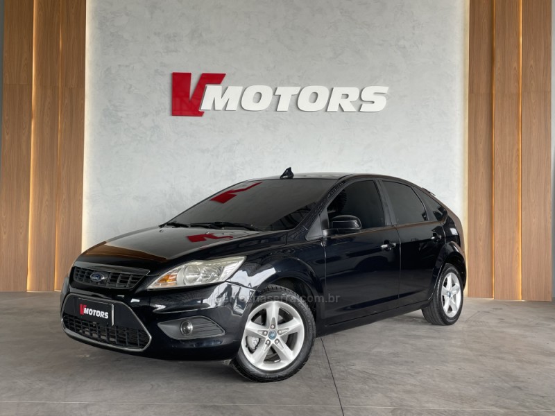 FOCUS 1.6 SE 16V FLEX 4P MANUAL - 2014 - PAROBé