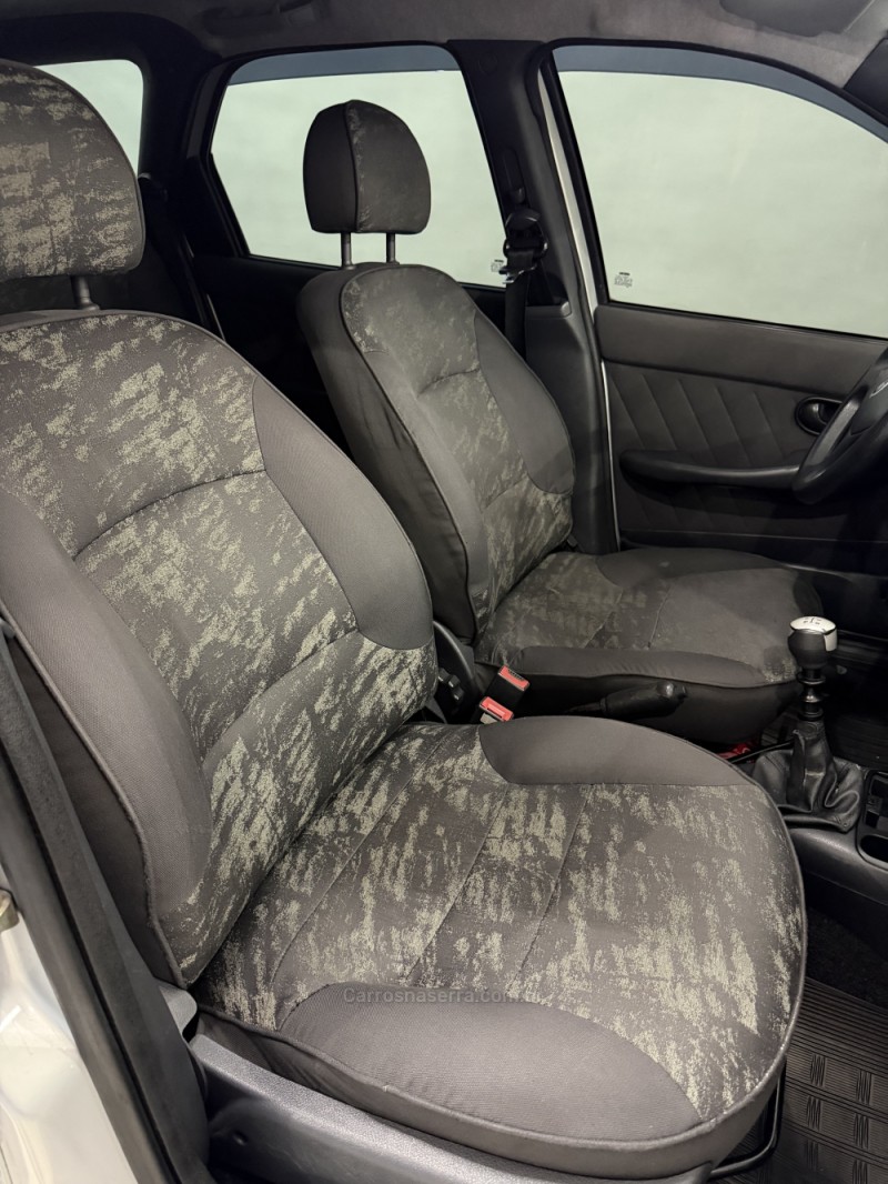 PALIO 1.8 MPI ADVENTURE WEEKEND 8V FLEX 4P MANUAL - 2004 - CAXIAS DO SUL