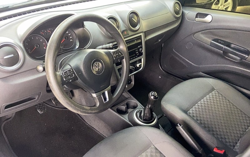 VOYAGE 1.0 MI COMFORTLINE 8V FLEX 4P MANUAL - 2015 - CANELA