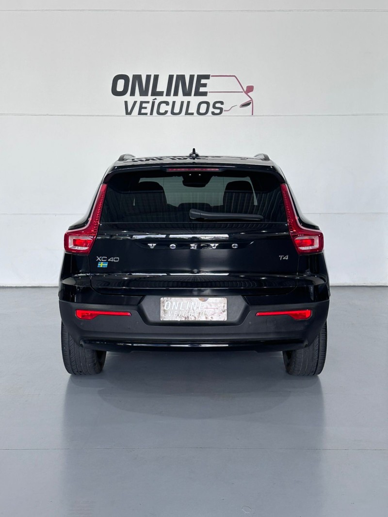 XC 40 2.0 T4 GASOLINA MOMENTUM 190CV FWD  - 2021 - FARROUPILHA