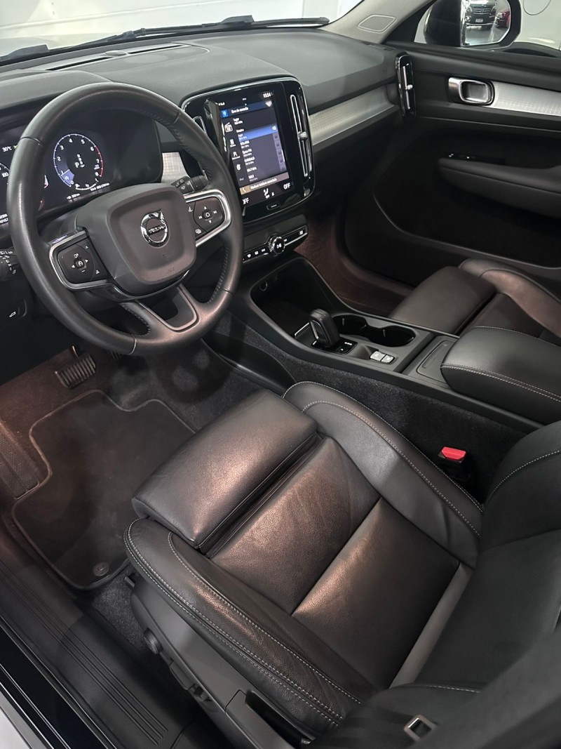 XC 40 2.0 T4 GASOLINA MOMENTUM 190CV FWD  - 2021 - FARROUPILHA