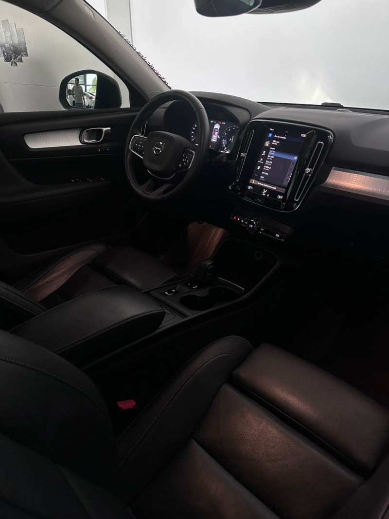 XC 40 2.0 T4 GASOLINA MOMENTUM 190CV FWD  - 2021 - FARROUPILHA