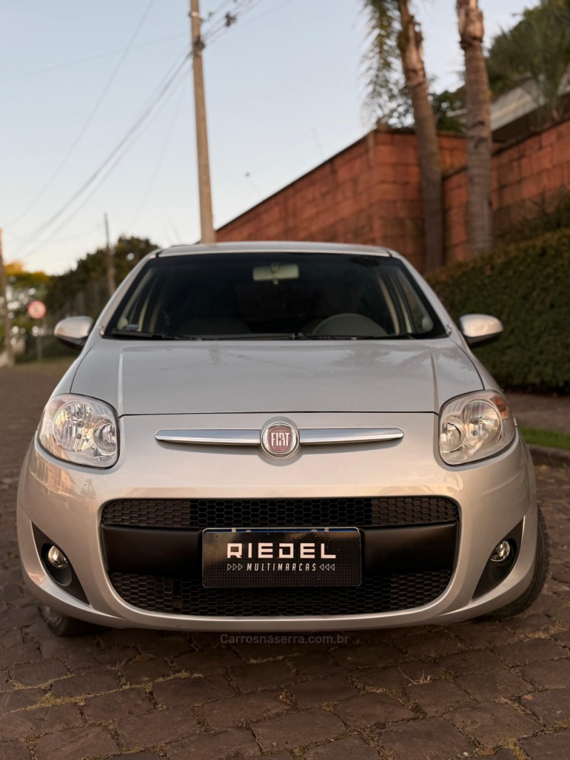 PALIO 1.0 MPI ATTRACTIVE 8V FLEX 4P MANUAL - 2014 - VENâNCIO AIRES