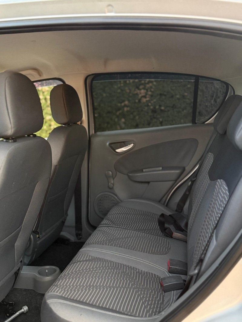 PALIO 1.0 MPI ATTRACTIVE 8V FLEX 4P MANUAL - 2014 - VENâNCIO AIRES