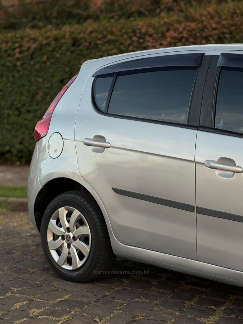 PALIO 1.0 MPI ATTRACTIVE 8V FLEX 4P MANUAL - 2014 - VENâNCIO AIRES