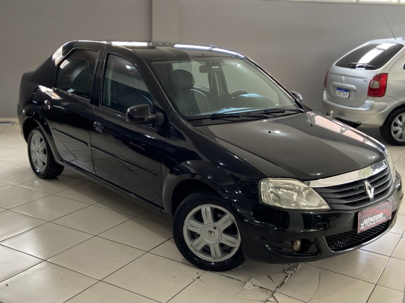 LOGAN 1.6 EXPRESSION 16V FLEX 4P AUTOMÁTICO - 2013 - CAXIAS DO SUL