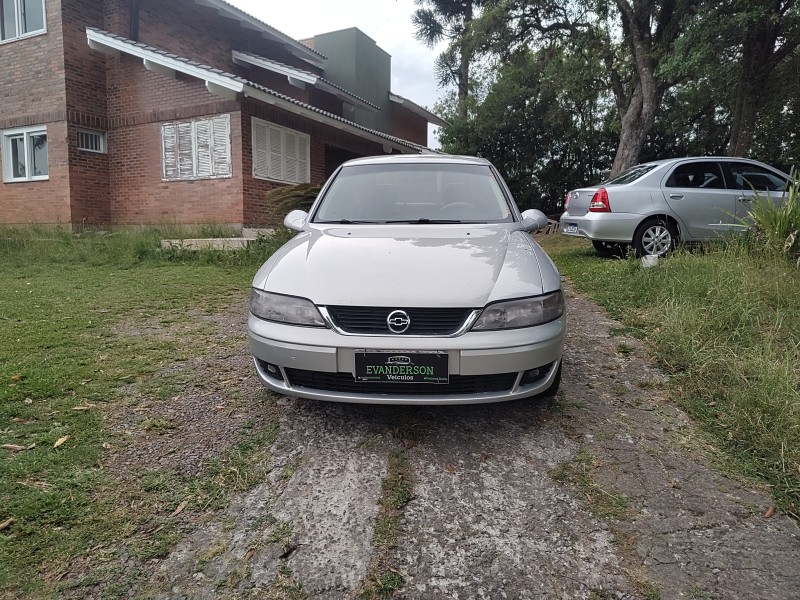 VECTRA 2.2 MPFI CHALLENGE 16V GASOLINA 4P MANUAL - 2002 - CAXIAS DO SUL