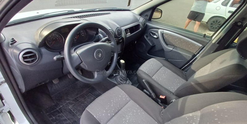 LOGAN 1.6 EXPRESSION 8V FLEX 4P MANUAL - 2013 - FARROUPILHA