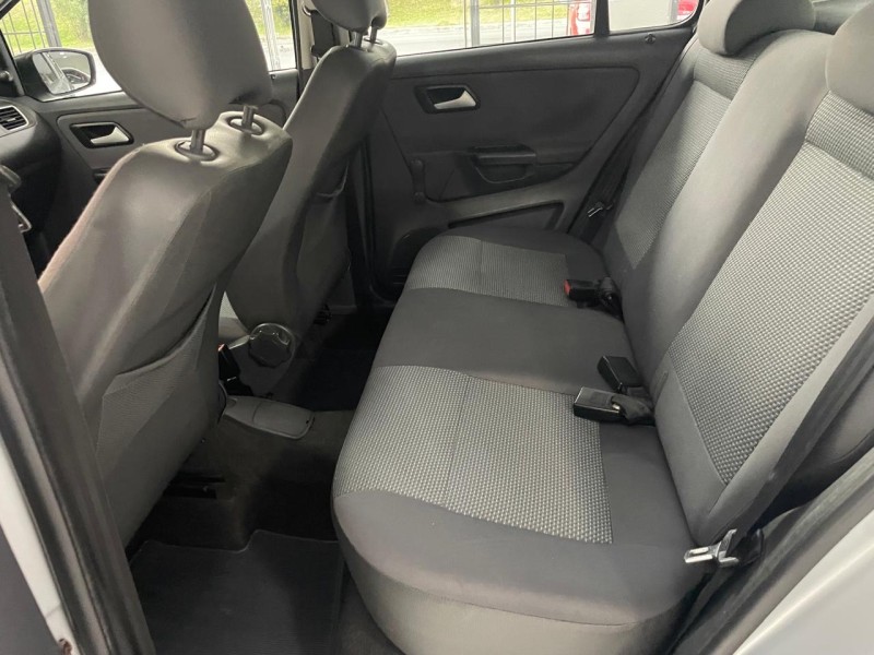 FOX 1.6 MI 8V FLEX 4P MANUAL - 2011 - CAXIAS DO SUL