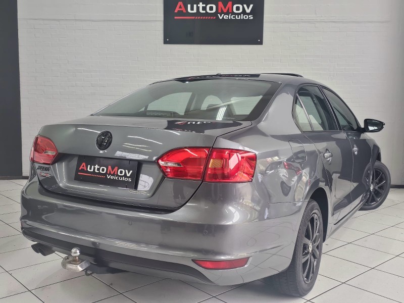 JETTA 2.0 COMFORTLINE FLEX 4P TIPTRONIC - 2013 - CAXIAS DO SUL