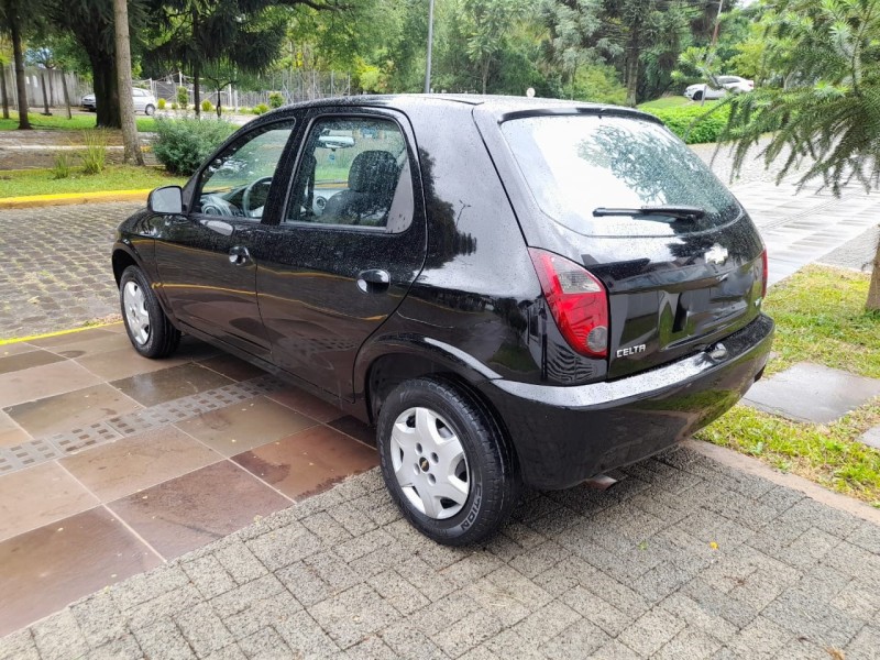 CELTA 1.0 MPFI LT 8V FLEX 4P MANUAL - 2012 - FARROUPILHA