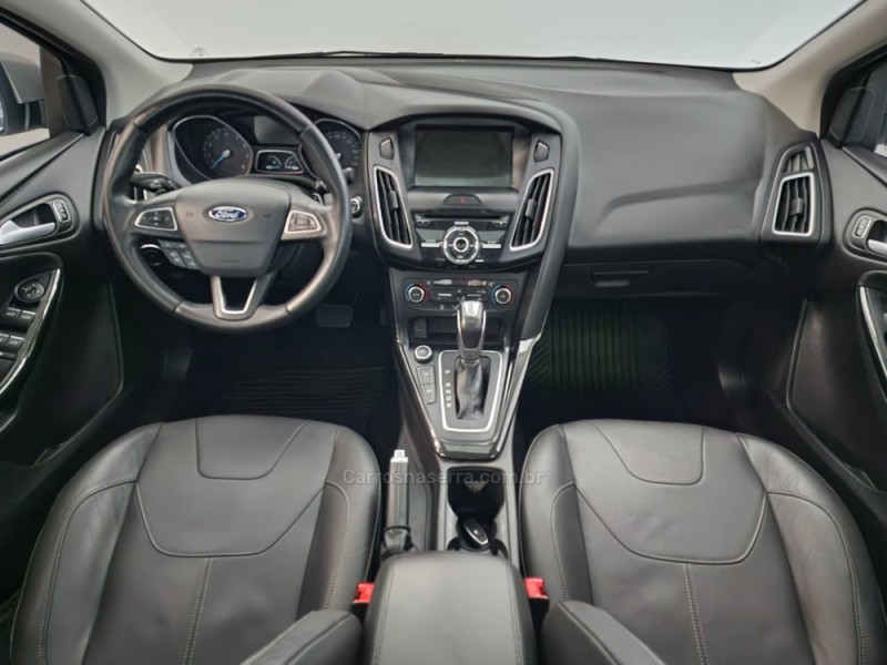 FOCUS 2.0 TITANIUM PLUS FASTBACK 16V FLEX 4P AUTOMÁTICO - 2017 - CAXIAS DO SUL