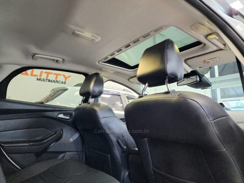 FOCUS 2.0 TITANIUM PLUS FASTBACK 16V FLEX 4P AUTOMÁTICO - 2017 - CAXIAS DO SUL
