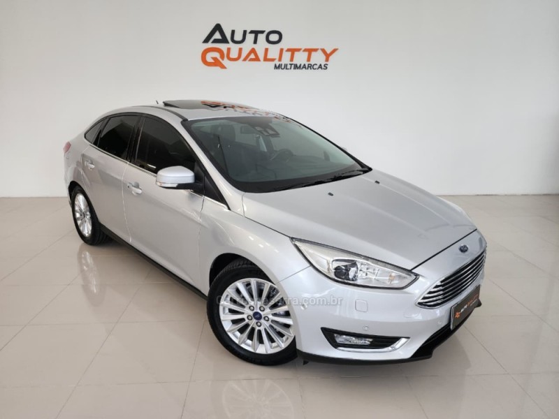 FOCUS 2.0 TITANIUM PLUS FASTBACK 16V FLEX 4P AUTOMÁTICO - 2017 - CAXIAS DO SUL