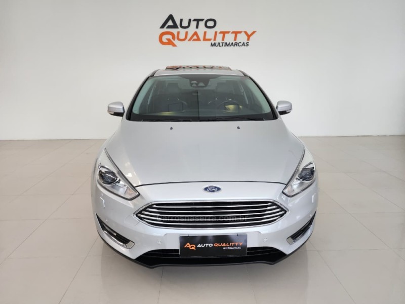 FOCUS 2.0 TITANIUM PLUS FASTBACK 16V FLEX 4P AUTOMÁTICO - 2017 - CAXIAS DO SUL