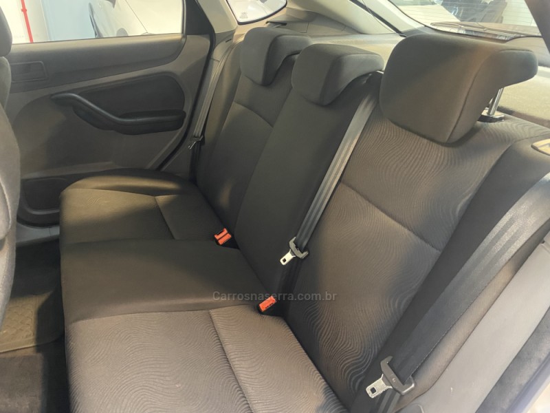 FOCUS 1.6 GLX 16V FLEX 4P MANUAL - 2013 - BENTO GONçALVES