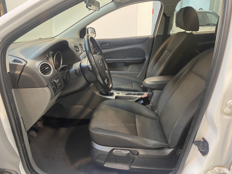 FOCUS 1.6 GLX 16V FLEX 4P MANUAL - 2013 - BENTO GONçALVES