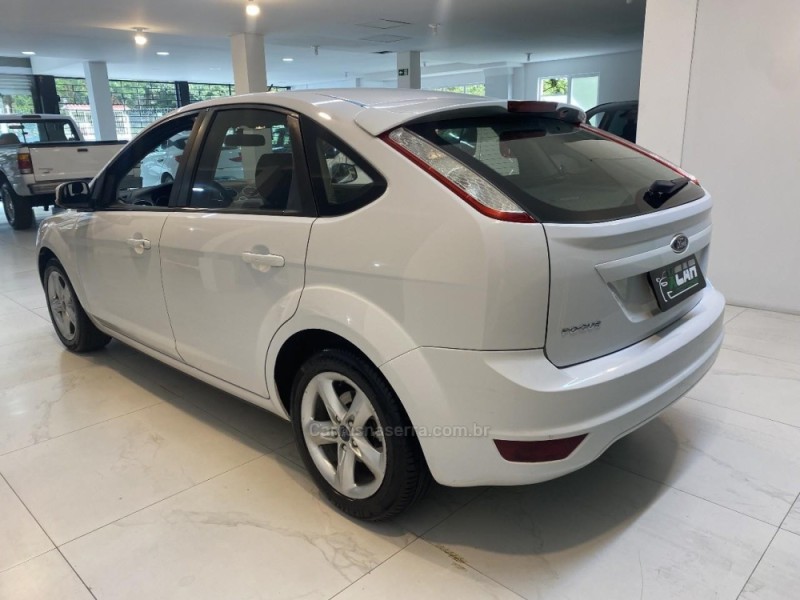 FOCUS 1.6 GLX 16V FLEX 4P MANUAL - 2013 - BENTO GONçALVES