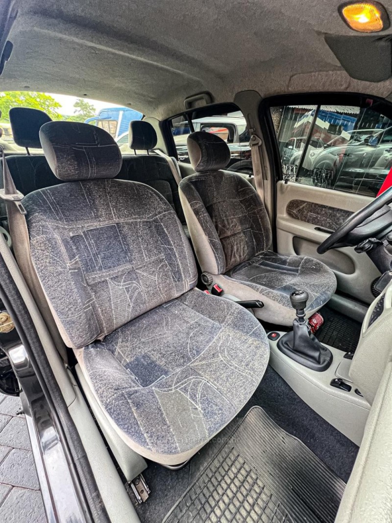 CLIO 1.0 PRIVILÉGE 16V GASOLINA 4P MANUAL - 2005 - CANELA