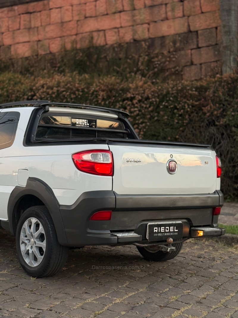 STRADA 1.4 MPI WORKING CD 8V FLEX 3P MANUAL - 2015 - VENâNCIO AIRES