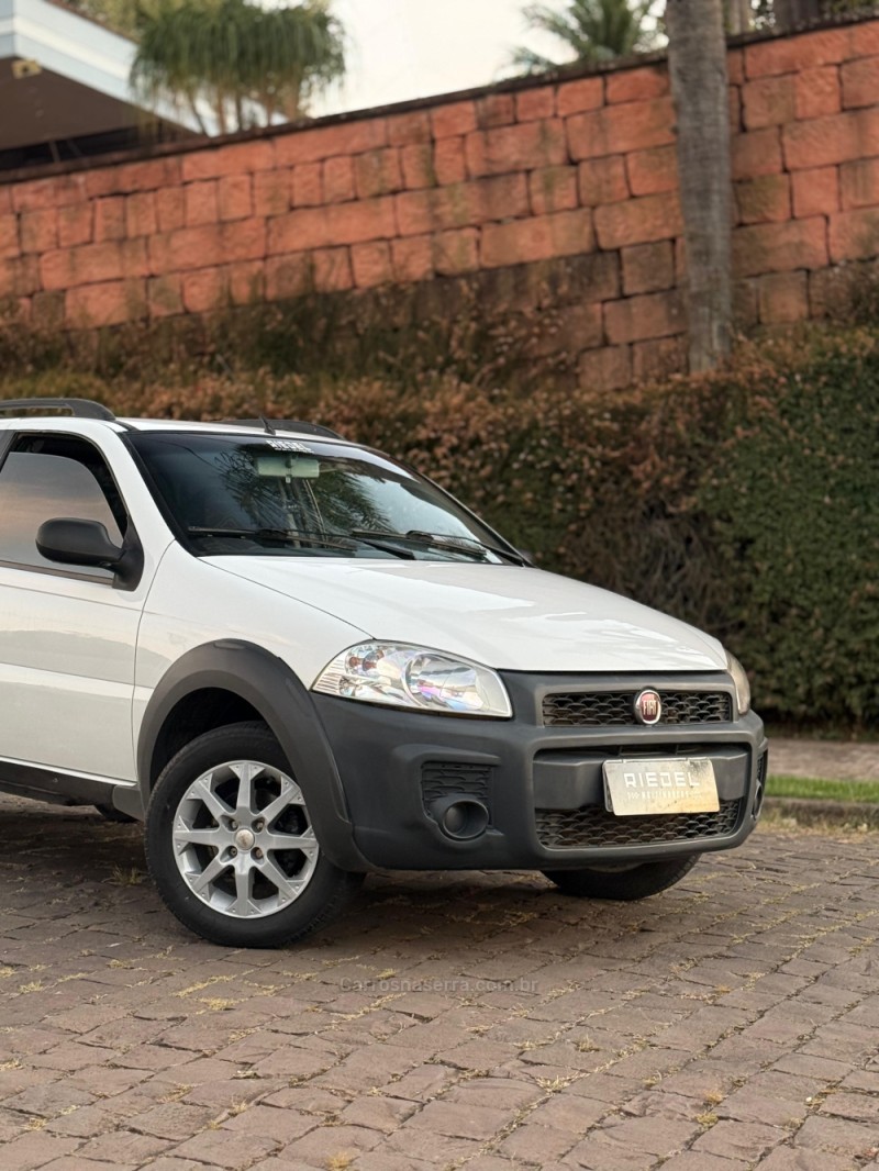 STRADA 1.4 MPI WORKING CD 8V FLEX 3P MANUAL - 2015 - VENâNCIO AIRES