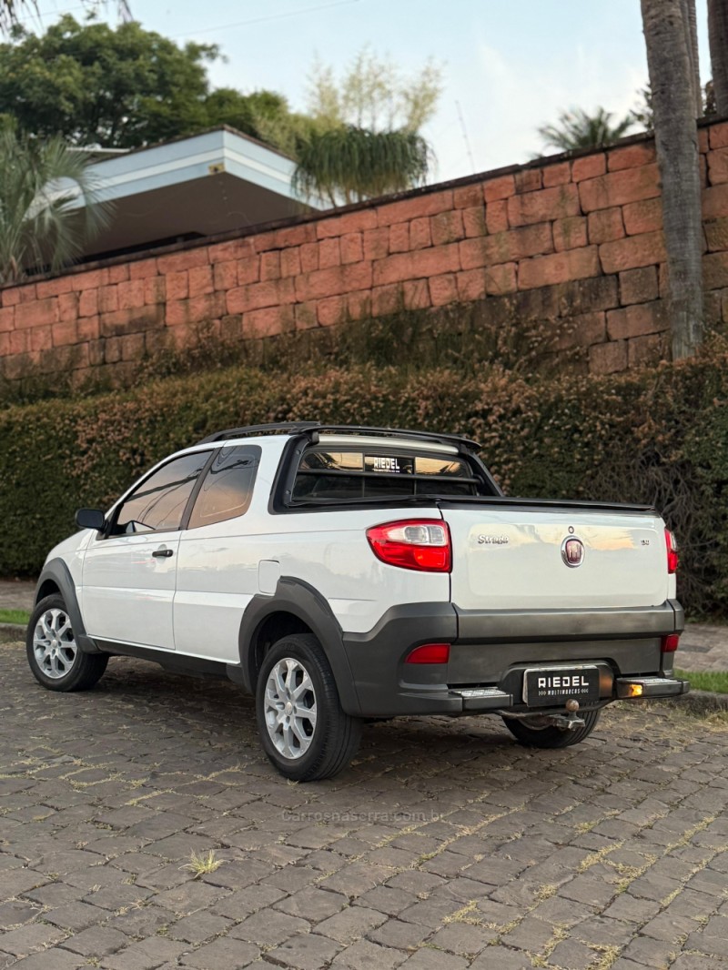 STRADA 1.4 MPI WORKING CD 8V FLEX 3P MANUAL - 2015 - VENâNCIO AIRES