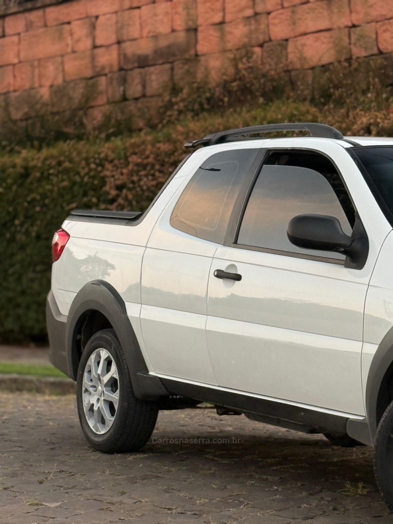 STRADA 1.4 MPI WORKING CD 8V FLEX 3P MANUAL - 2015 - VENâNCIO AIRES