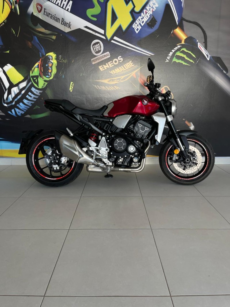 HONDA - CB 1000R - 2021/2021 - Vermelha - R$ 59.900,00