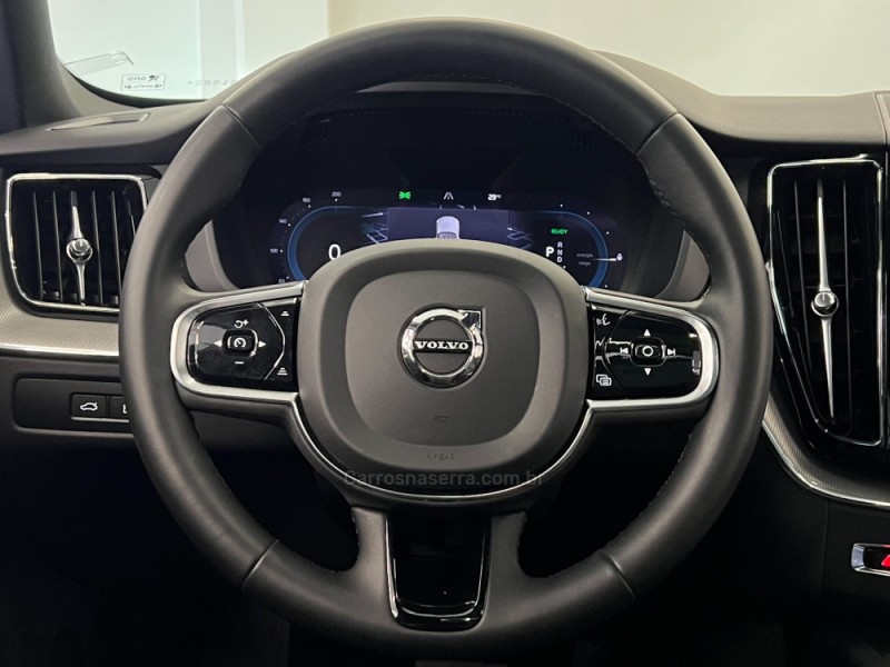 XC60 2.0 T8 ULTIMATE DARK AWD HIBRIDO 4P AUTOMÁTICO  - 2024 - FLORES DA CUNHA