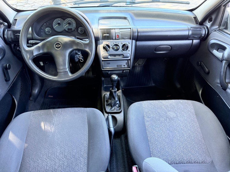 CLASSIC 1.0 MPFI LIFE 8V GASOLINA 4P MANUAL - 2006 - TRêS COROAS