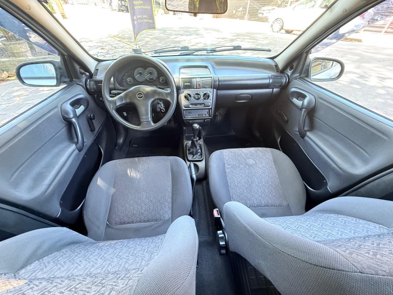 CLASSIC 1.0 MPFI LIFE 8V GASOLINA 4P MANUAL - 2006 - TRêS COROAS