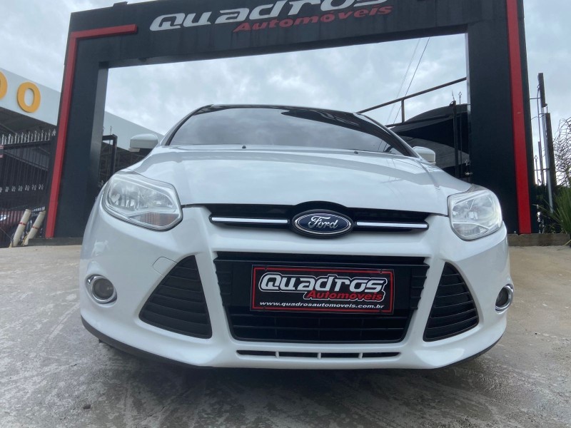 FOCUS 2.0 TITANIUM HATCH 16V FLEX 4P AUTOMÁTICO - 2015 - CAXIAS DO SUL