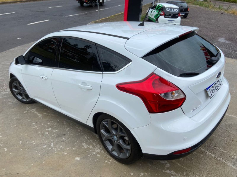 FOCUS 2.0 TITANIUM HATCH 16V FLEX 4P AUTOMÁTICO - 2015 - CAXIAS DO SUL