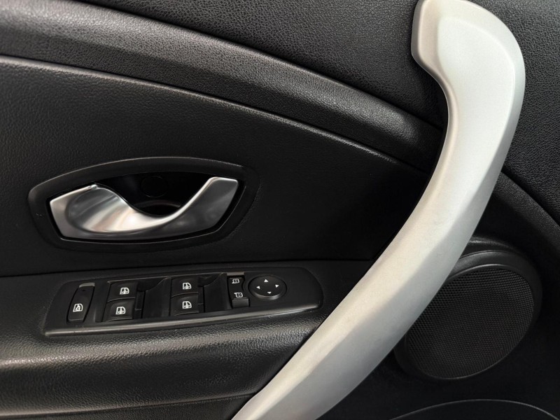 FLUENCE 2.0 DYNAMIQUE 16V FLEX 4P AUTOMÁTICO - 2011 - CAXIAS DO SUL