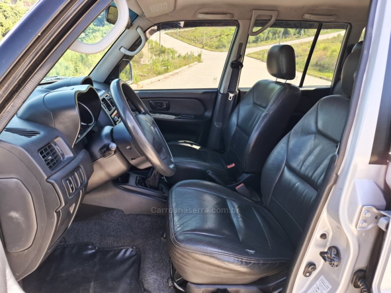 PAJERO TR4 2.0 4X4 16V 140CV FLEX 4P MANUAL - 2010 - BENTO GONçALVES