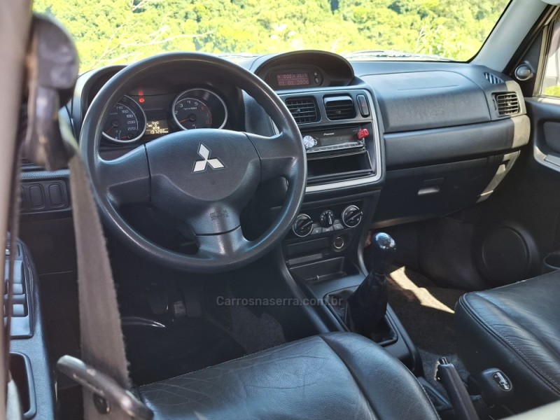 PAJERO TR4 2.0 4X4 16V 140CV FLEX 4P MANUAL - 2010 - BENTO GONçALVES