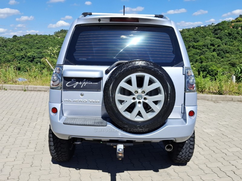 PAJERO TR4 2.0 4X4 16V 140CV FLEX 4P MANUAL - 2010 - BENTO GONçALVES