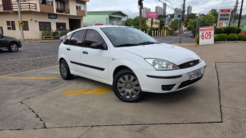 FOCUS 1.6 8V GASOLINA 4P MANUAL - 2004 - CAXIAS DO SUL
