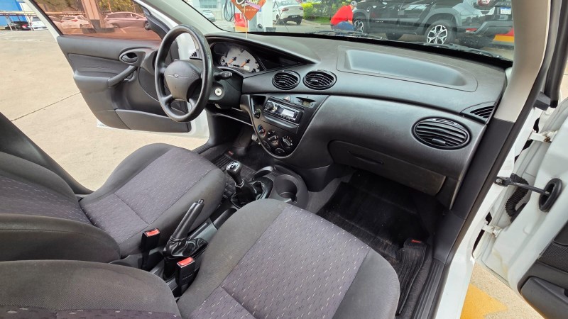 FOCUS 1.6 8V GASOLINA 4P MANUAL - 2004 - CAXIAS DO SUL